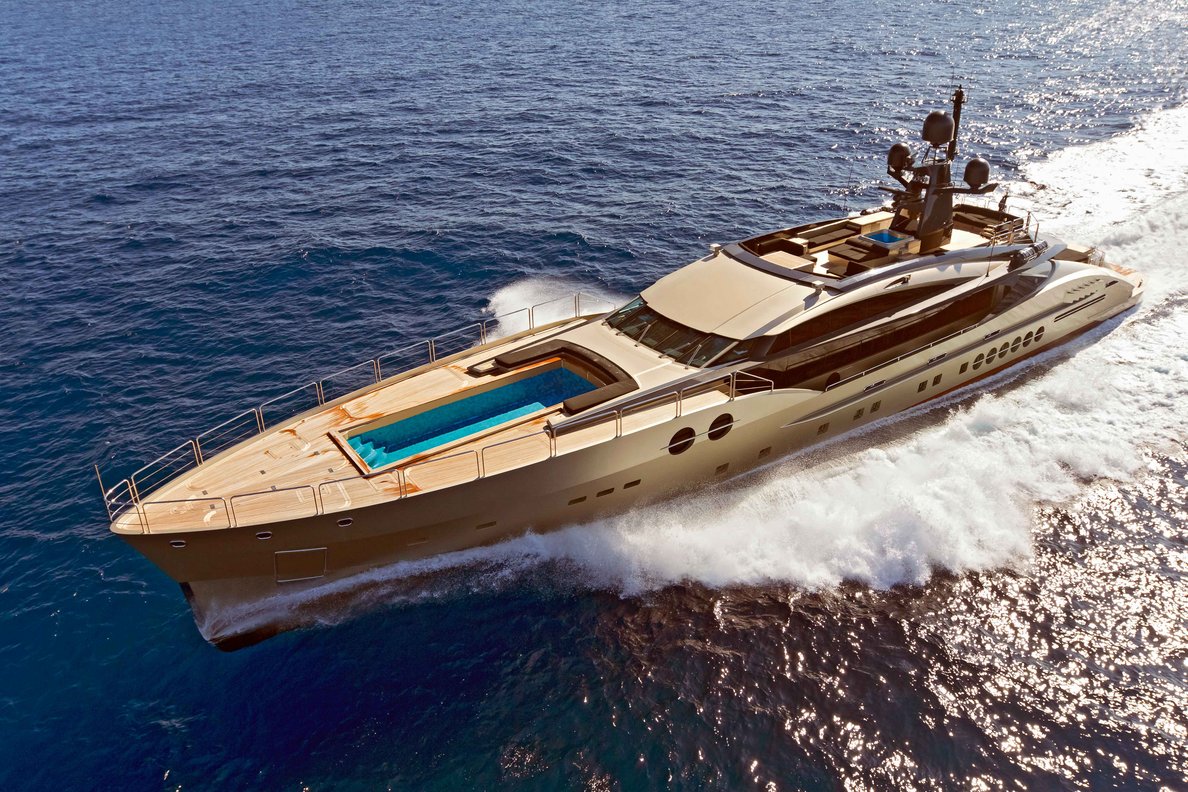 db9 yacht charter